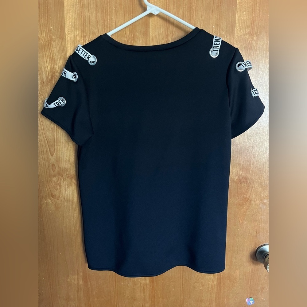 Project RUNWAY Black Trendsetter Tee - Picture 5 of 8